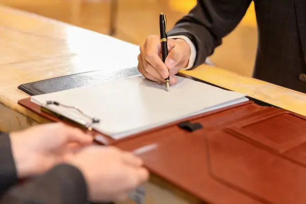 如何在qq空间刷访客量