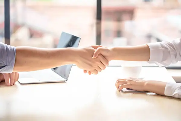 电脑连投影机插什么口线